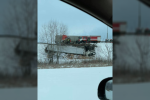 Avarija A5 kelyje: nuo kelio nuskriejo vilkikas, iš abiejų pusių uždarytas eismas