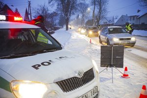 Policija praneša, kad savaitgalį apskritys, atsižvelgdamos į oro sąlygas, spręs, ar steigti kontrolės postus