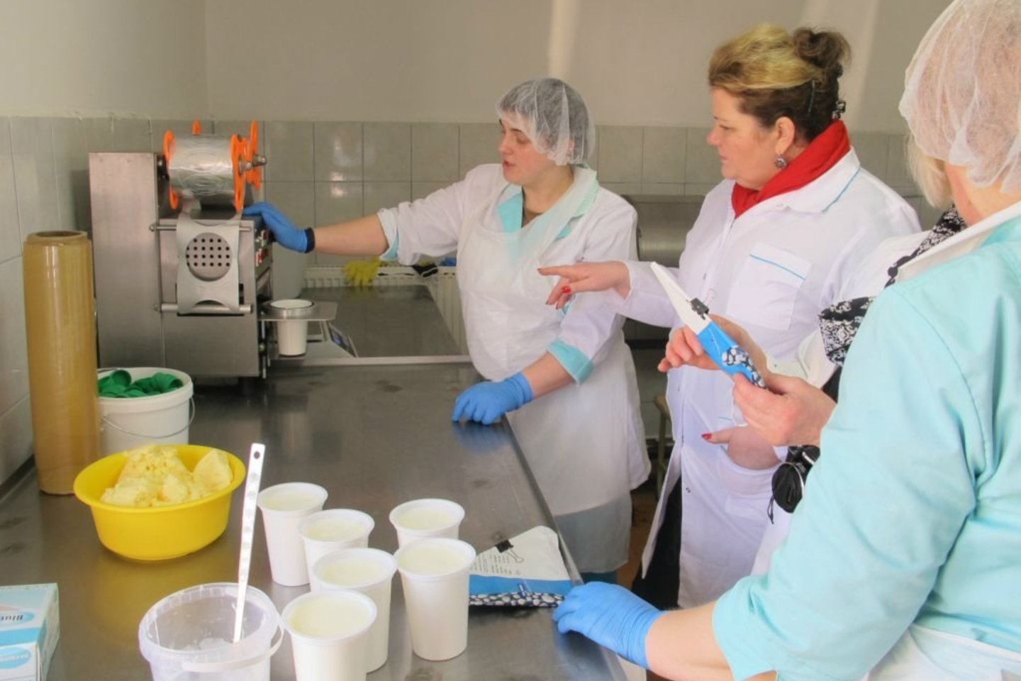 Kooperatyvas „Eko Žemaitija“ gamina kuo įvairiausius ekologiškus pieno produktus.<br> Kooperatyvo archyvo nuotr.