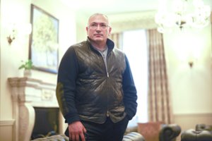 Aršaus Kremliaus kritiko M. Chodorkovskio interviu – apie V. Putino išmoktas pamokas ir tuščią prezidento kėdę