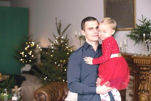 Lietuvį tėvą pasivijo kaltinimai dėl vaiko pagrobimo: reikalauja grąžinti į Angliją