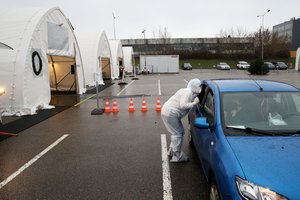 NVSC: tiek protrūkių, tiek neatsekamų atvejų skaičius išlieka panašus –  gyventojai raginami aktyviau tirtis