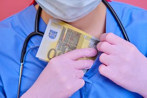 Žinomoje sostinės klinikoje apsilankiusi moteris pakraupo: štai kaip per karantiną pelnosi gydytojai