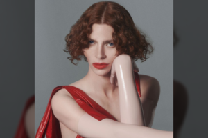 Škotų atlikėja Sophie rasta negyva: komanda pranešė mirties aplinkybes