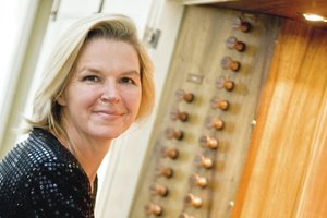 Už prancūzo ištekėjusią Šv.Kristoforo laureatę pakerėjo nežemiškas vargonų skambesys 