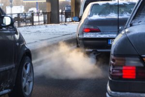 Transporto priemonių registracijos mokestį siūloma įskaityti tiesiai į savivaldybių biudžetus