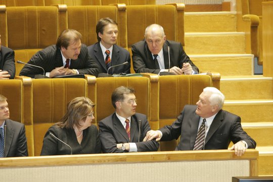 1999 m. Seime pirmą kartą surengta Vyriausybės valanda – parlamentarams suteikta galimybė klausinėti ministrą pirmininką bei ministrus.<br>P.Lileikio nuotr.