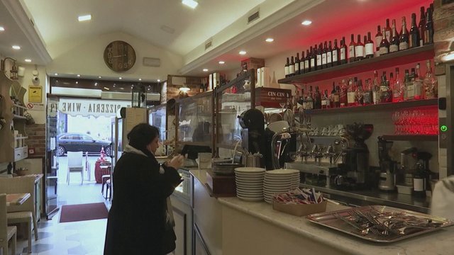 Italams išaušo džiaugsminga diena – atidaro restoranus ir muziejus: kiti ribojimai išlieka