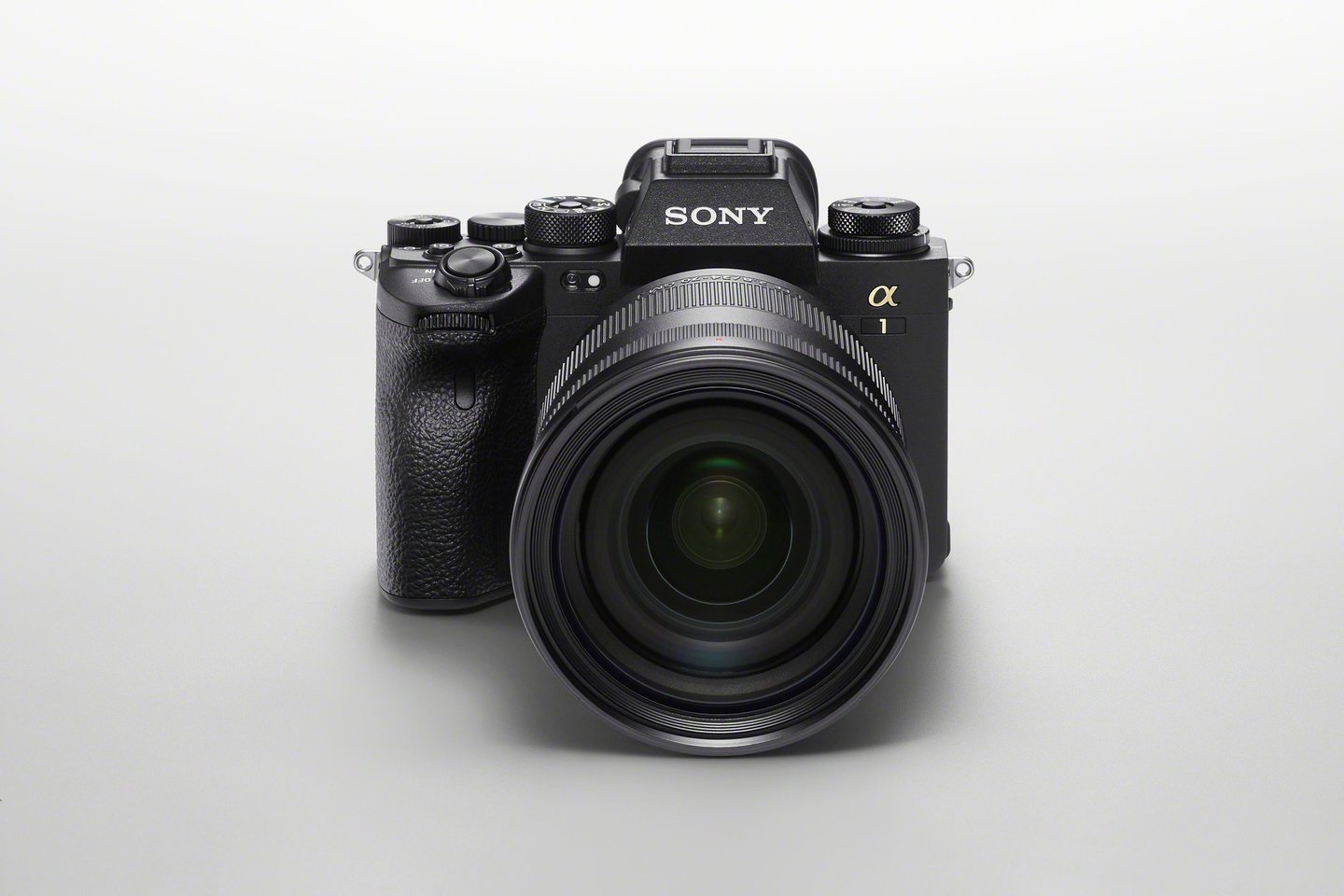  „Sony“ pristatė naujos kartos sisteminį viso kadro fotoaparatą „Alpha 1“. Tai technologiškai pažangiausias bendrovės fotoaparatas.<br> „Sony“ nuotr.