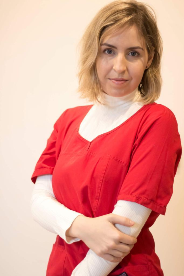 Akušerė ir tinklaraščio „Ketvirtasis trimestras“ autorė Emilija Vičiūnienė įsitikinusi, kad priežasčių, kodėl moteris nenori gimdyti natūraliai reikėtų ieškoti giliau.<br> Asmeninio albumo nuotr.