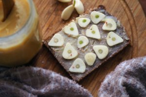 Puikaus skonio sumuštinis, kuris tinka ne tik peršalus: senas geras ir kiek primirštas receptas 