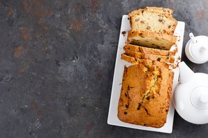 Lengvai paruošiamas kefyrinis keksas: 5 minutės – ir galėsite kepti