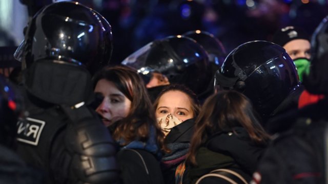 A. Navalno šalininkai susirinko į mitingus: areštuota daugiau kaip 1050 žmonių