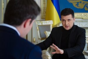 Ukrainos prezidentas V. Zelenskis sustabdė trijų opozicijos televizijos kanalų veiklą