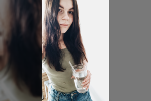 Studentė neatsidžiaugia pokyčiais: štai kas jai padėjo sustabdyti augantį svorį ir atsikratyti nugaros skausmų 