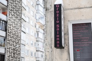 Vyriausybės laukia sunkus sprendimas: grožio salonams ir parduotuvėms – ekspertų tarybos kirtis