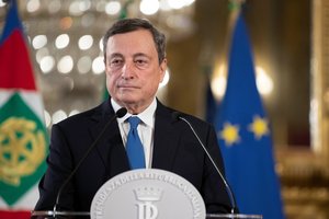 Italijos vyriausybę prašomas suformuoti buvęs ECB vadovas M. Draghi