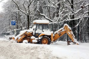 Alytaus savivaldybė svarsto nutraukti sutartį su prastai miesto kelius valančia įmone