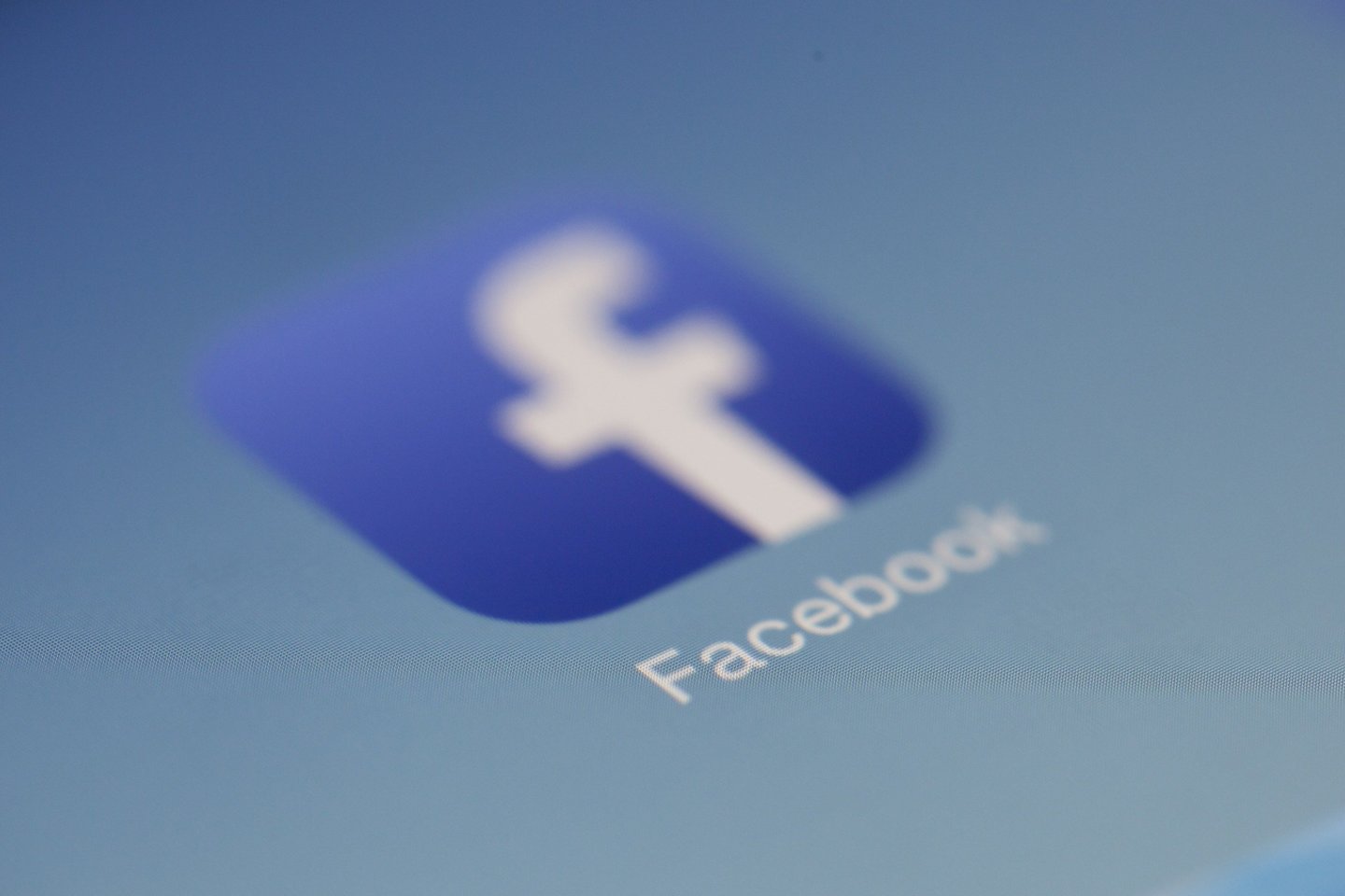  Ketvirtadienį, vasario 4 d., didžiausiam socialiniam tinklui pasaulyje „Facebook“ sukanka 17 metų.