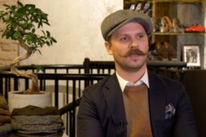 Audrius Bružas dėl karantino aktorystę iškeitė į prekystalį: „Turime improvizuoti“