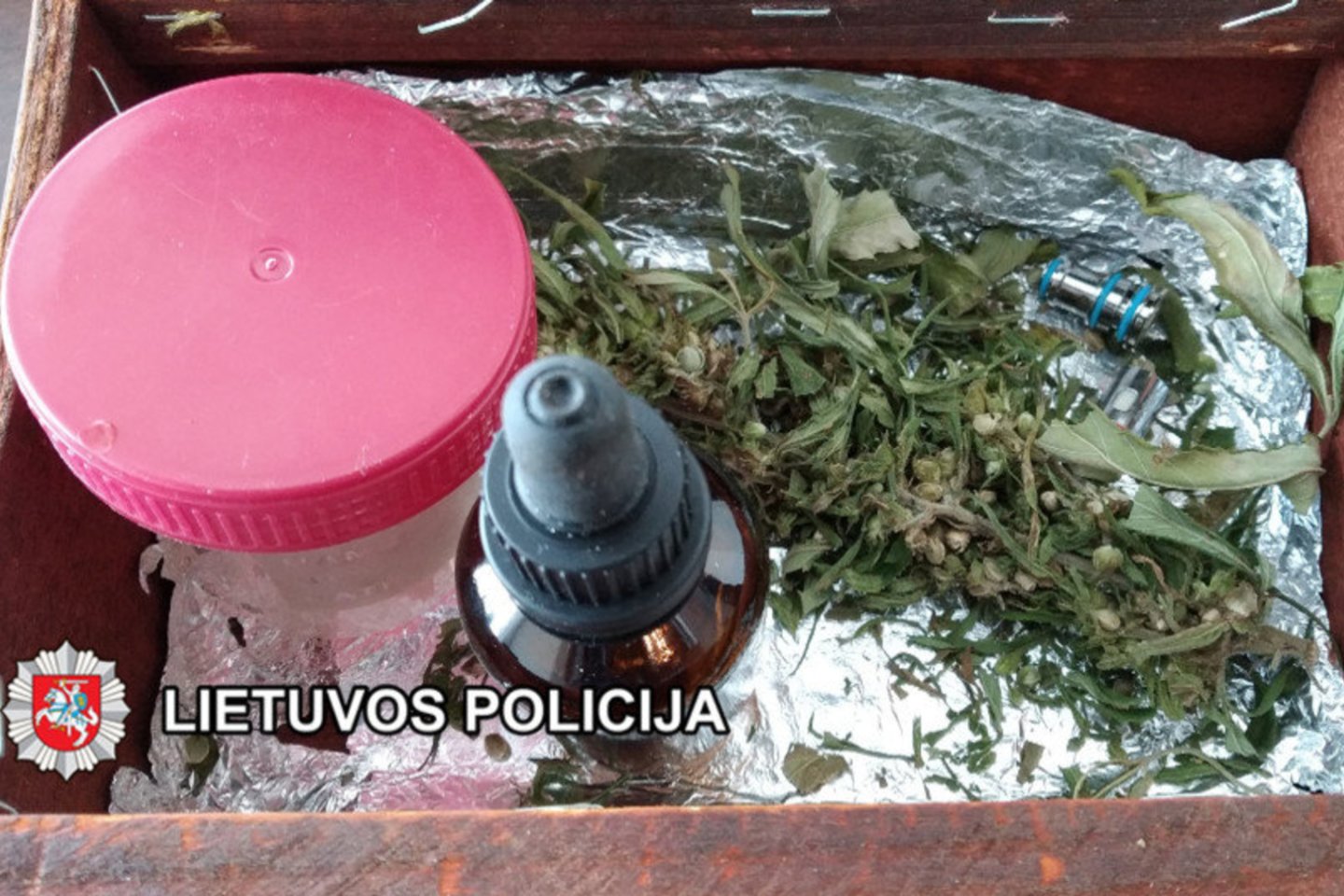 Policija namuose atliko kratą.