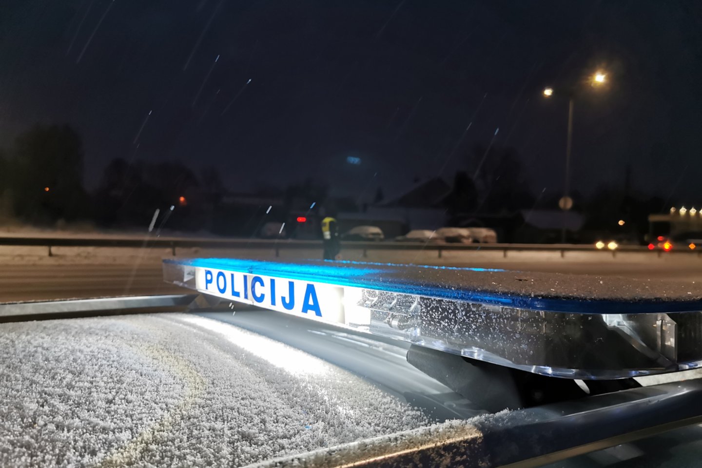 Kauno apskrities vyriausiojo policijos komisariato Kelių policijos valdybos pareigūnai, žvelgdami į eismo saugumo situaciją 2020 m., pastebi pozityvių tendencijų.<br>Pranešėjų spaudai nuotr.