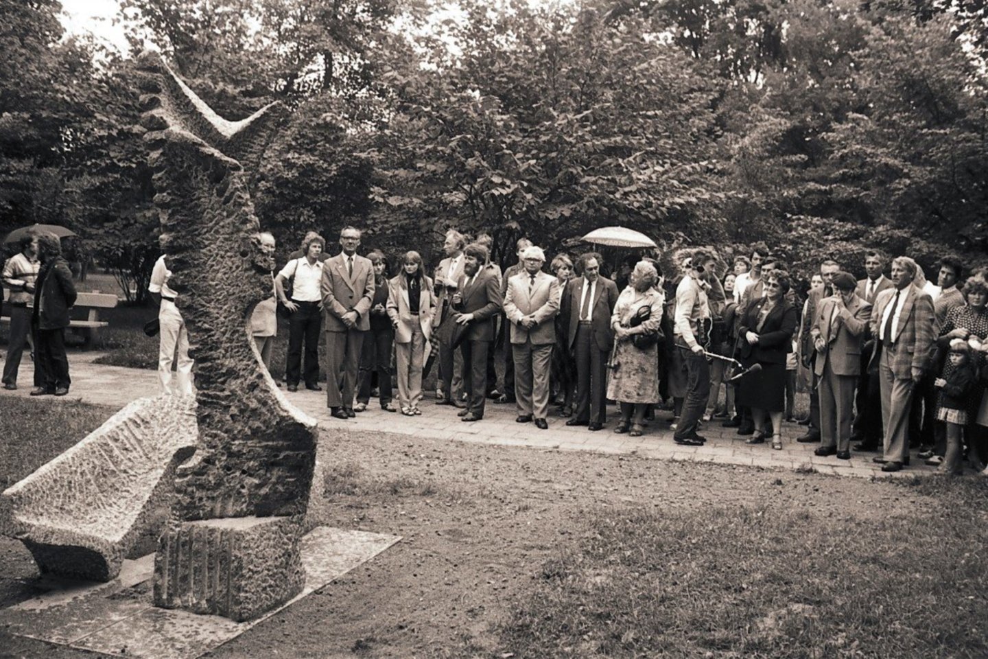 Atidengiama V.Šerio skulptūra "Budėjimas".<br> B.Aleknavičiaus nuotr.