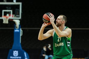 LKL tritaškių karaliumi tapęs A. Milaknis atskleidė, kaip jį pasveikino komandos draugai