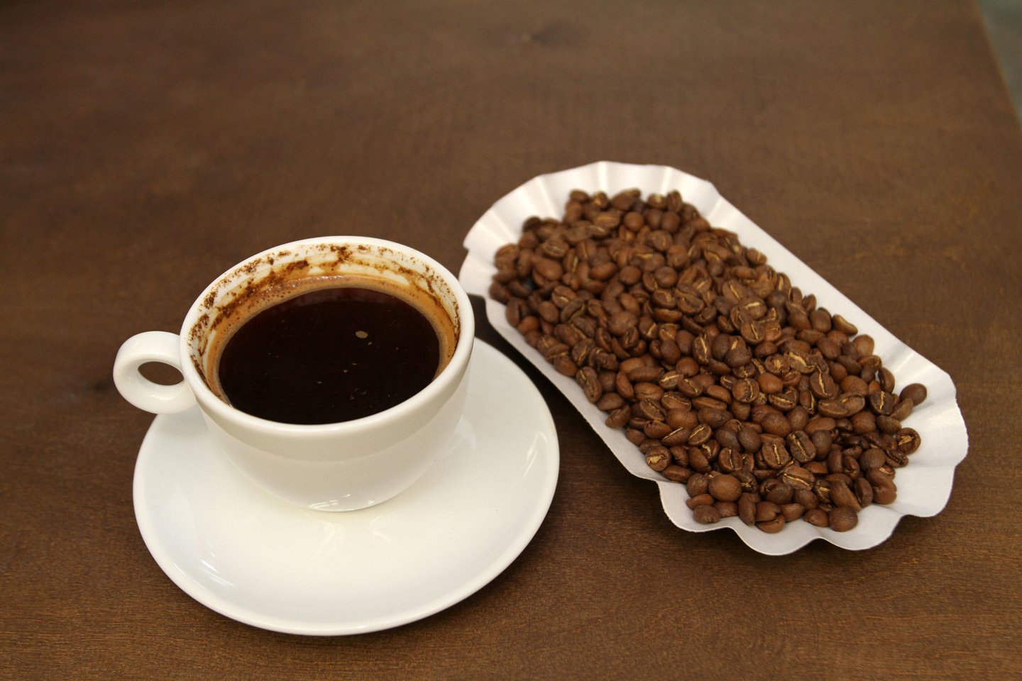 Kava, kavos pupelės, arbatpinigiai, kavos puodelis<br>M.Patašiaus nuotr.