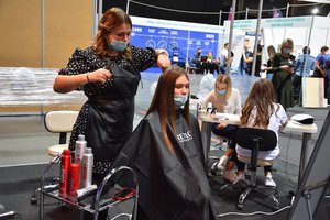 Grožio centrų atstovė: dėl verslo atlaisvinimo bus sprendžiama pirmadienį