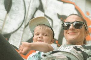 Mama Ugnė nepasiduoda: pradėtą veiklą sustabdė karantinas, bet ji rado jėgų įgyvendinti kitą idėją