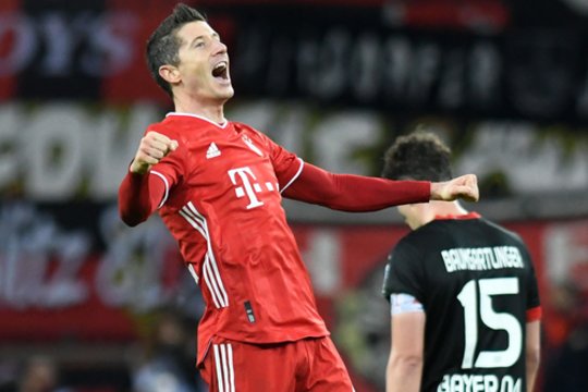 „Bayern“ laimėjo Berlyne, tačiau R. Lewandowskis po dvejų metų nesugebėjo įmušti nuo 11 metrų žymos