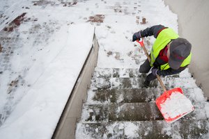 Valyti sniego kviečia vyriausiąjį architektą: vilniečiams neužtenka šaligatvio