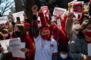 Jangone tūkstančiai žmonių protestavo prieš karinį perversmą Mianmare