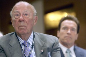 Mirė 100-metį perkopęs buvęs JAV valstybės sekretorius G. Schultzas