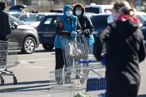 Finansų profesorius: nerimą kelia užimtumo situacija ir po pandemijos galimas kainų augimas