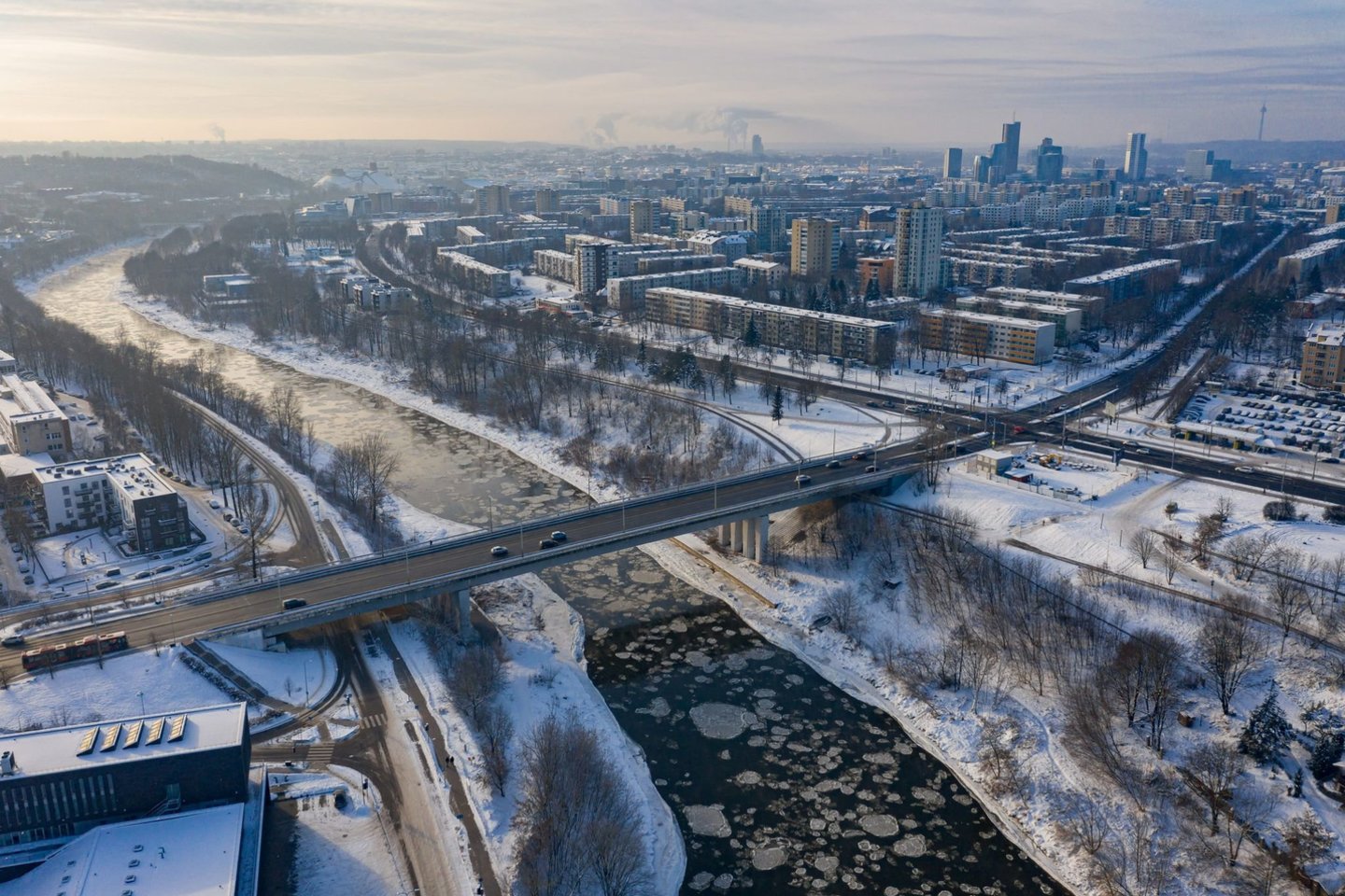 Viešojo transporto keleivių srautai Vilniuje pamažu auga.<br>„Susisiekimo paslaugos“ nuotr.