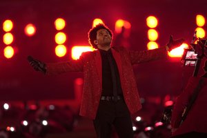 Per „Super Bowl“ finalo pertrauką – „The Weeknd“ šou: dėl pasirodymo patuštino savo kišenes