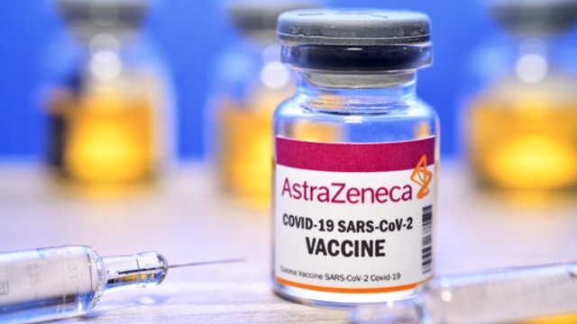 Pietų Afrika atsisako skiepyti gyventojus „AstraZeneca“ sukurta vakcina: abejoja veiksmingumu
