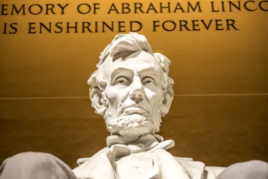 1809 m. gimė vienas žymiausių JAV prezidentų, laikomas nacionaliniu didvyriu, Abrahamas Lincolnas.<br>123rf