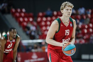 M. Kuzminskas rinko taškus, M. Kalnietis dalino perdavimus, o pergalę išplėšė amerikietis