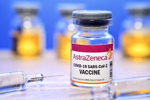 Ekspertų taryba pateikė savo nuomonę dėl „AstraZeneca“ vakcinos: nesutampa su ministerijos pozicija