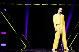 „The Roop“ lyderis V. Valiukevičius prisipažino dirbęs statybose ir kasęs griovius kanalizacijai