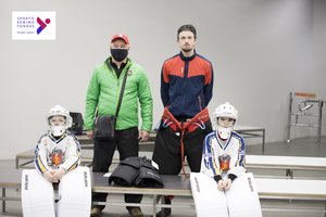 Ledo ritulio mokyklas pasiekė jauniesiems vartininkams skirtas inventorius