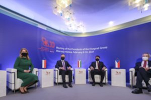 Centrinės Europos prezidentai mini Višegrado grupės 30-metį