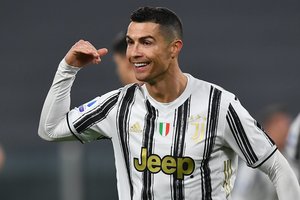 „Juventus“ eilinį kartą žais Italijos taurės finale, išstūmęs iš kovų laimėti prieš Turiną negalintį „Inter“