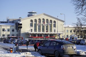 Paskiepytos ir COVID-19 persirgusios moters Vilniuje neįleido į lėktuvą, reikalavo dar vieno dokumento