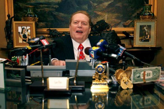 Mirė pornografijos magnatas Larry Flyntas