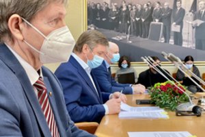 Šešėlinei Vyriausybei vadovaujantis R. Karbauskis: „Turime vieną tikslą – padėti daryti kuo mažiau klaidų“