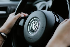 „Volkswagen“ ir „Microsoft“ susivienija: kurs autonomines transporto priemonių vairavimo sistemas